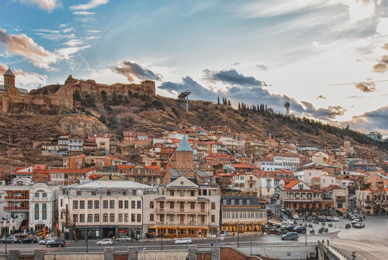 Hotel Elesa Tbilisi Buitenkant foto