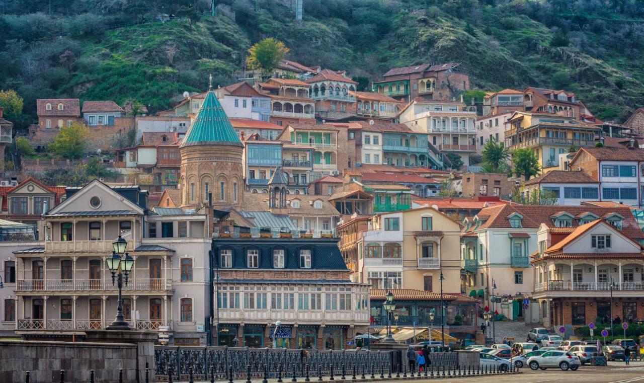 Hotel Elesa Tbilisi Buitenkant foto