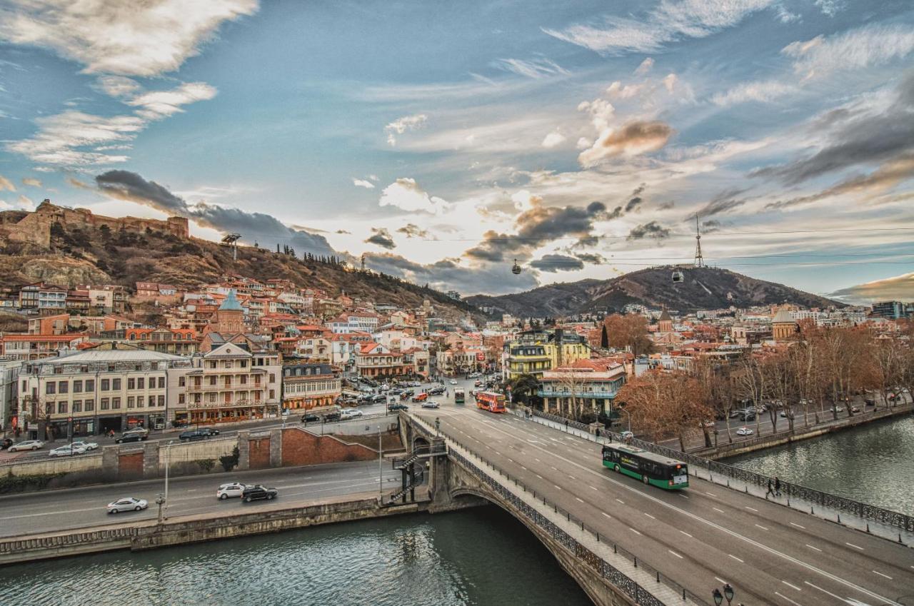 Hotel Elesa Tbilisi Buitenkant foto