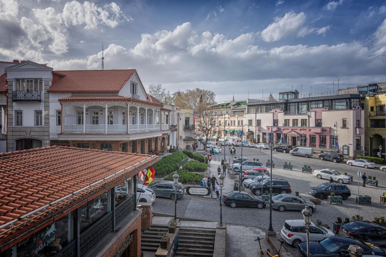 Hotel Elesa Tbilisi Buitenkant foto