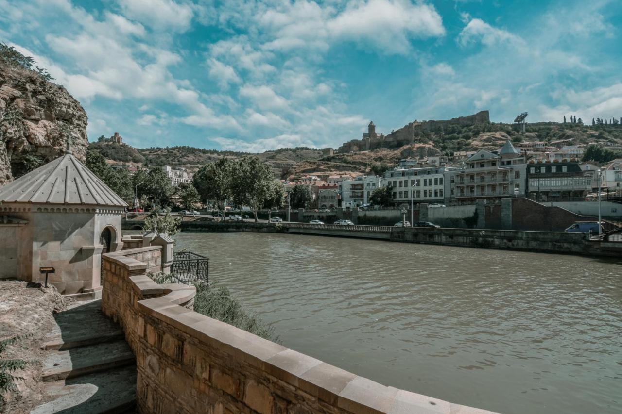 Hotel Elesa Tbilisi Buitenkant foto